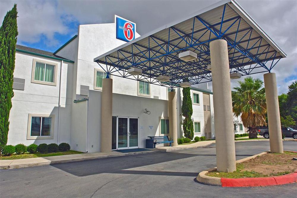 Motel 6 New Braunfels Servicios foto