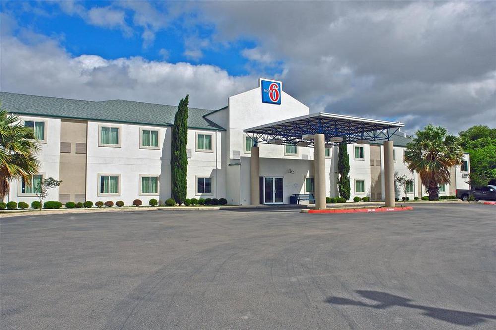 Motel 6 New Braunfels Servicios foto